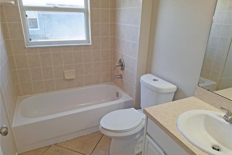 House in Land O' Lakes, Florida 4 bedrooms, 210.89 sq.m. № 1680315 - photo 21