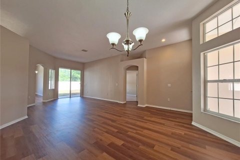 House in Land O' Lakes, Florida 4 bedrooms, 210.89 sq.m. № 1680315 - photo 5
