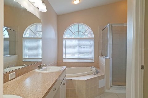 House in Land O' Lakes, Florida 4 bedrooms, 210.89 sq.m. № 1680315 - photo 17