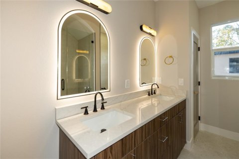 Villa ou maison à vendre à Tampa, Floride: 4 chambres, 171.87 m2 № 2410616 - photo 26