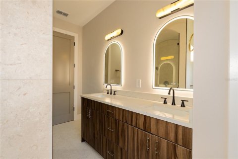 Villa ou maison à vendre à Tampa, Floride: 4 chambres, 171.87 m2 № 2410616 - photo 25
