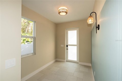 Villa ou maison à vendre à Tampa, Floride: 4 chambres, 171.87 m2 № 2410616 - photo 8
