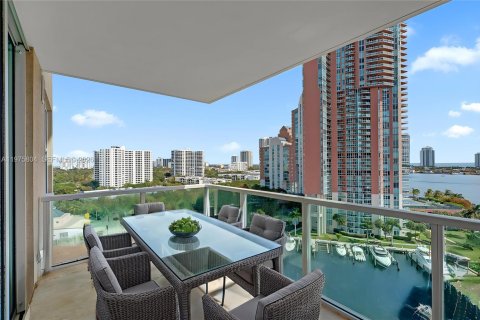 Condo in Aventura, Florida, 2 bedrooms  № 2040860 - photo 15