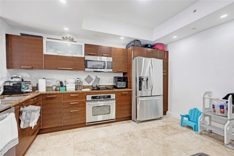 Condo in Aventura, Florida, 2 bedrooms  № 2040860 - photo 6
