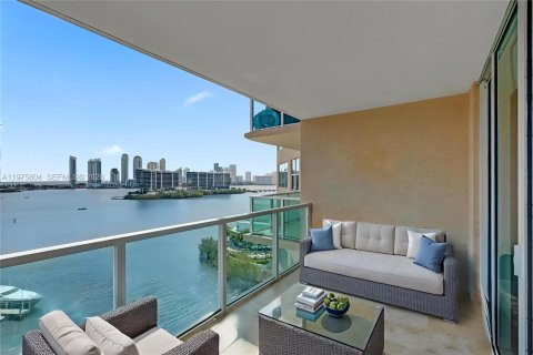 Condo in Aventura, Florida, 2 bedrooms  № 2040860 - photo 14