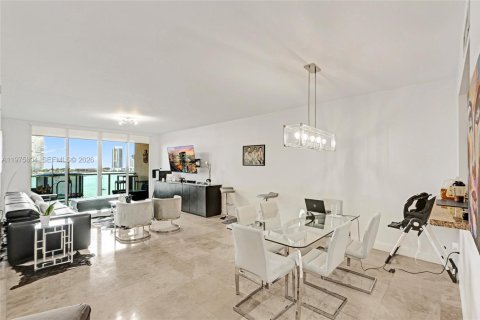 Condo in Aventura, Florida, 2 bedrooms  № 2040860 - photo 4