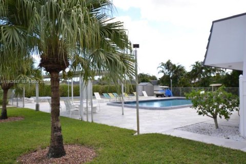 Casa en alquiler en West Palm Beach, Florida, 2 dormitorios, 123 m2 № 2023805 - foto 21