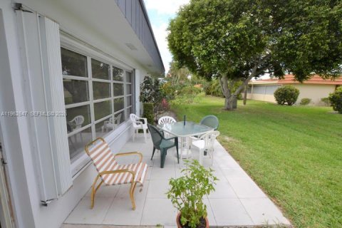 Casa en alquiler en West Palm Beach, Florida, 2 dormitorios, 123 m2 № 2023805 - foto 2