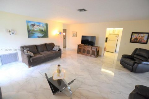 Casa en West Palm Beach, Florida 2 dormitorios, 123 m2 № 2023805