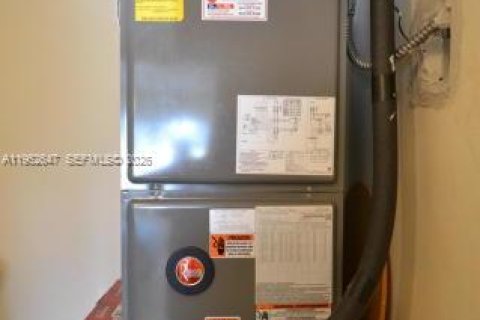 Casa en alquiler en West Palm Beach, Florida, 2 dormitorios, 123 m2 № 2023805 - foto 18