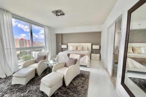 Снять в аренду кондоминиум в Санни-Айлс-Бич, Флорида 4 спальни, 270.72м2, № 1977578 - фото 11