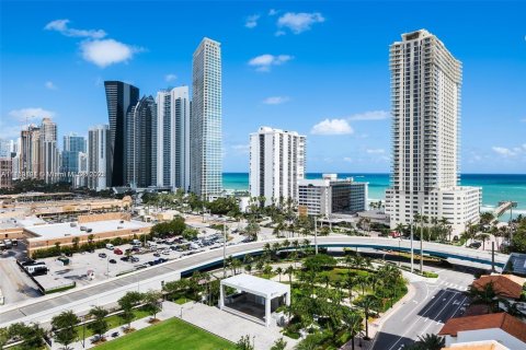 Снять в аренду кондоминиум в Санни-Айлс-Бич, Флорида 4 спальни, 270.72м2, № 1977578 - фото 24