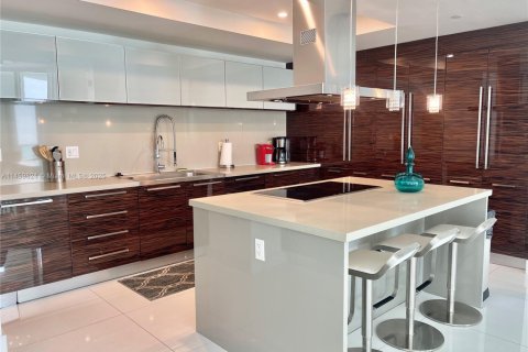 Снять в аренду кондоминиум в Санни-Айлс-Бич, Флорида 4 спальни, 270.72м2, № 1977578 - фото 10