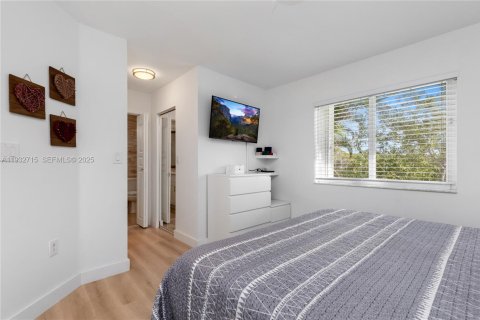 Townhouse in Pembroke Pines, Florida 2 bedrooms, 104.33 sq.m. № 1992607 - photo 30