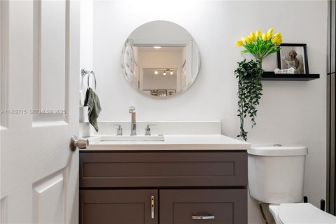 Townhouse in Pembroke Pines, Florida 2 bedrooms, 104.33 sq.m. № 1992607 - photo 21