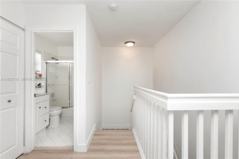 Townhouse in Pembroke Pines, Florida 2 bedrooms, 104.33 sq.m. № 1992607 - photo 23
