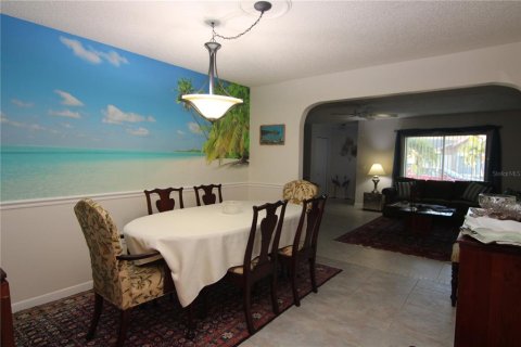 House in Sun City Center, Florida 2 bedrooms, 150.5 sq.m. № 2108186 - photo 22