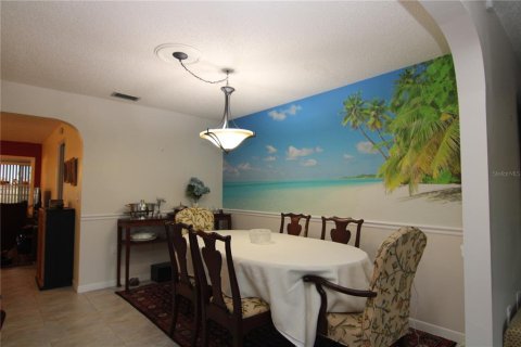 House in Sun City Center, Florida 2 bedrooms, 150.5 sq.m. № 2108186 - photo 23