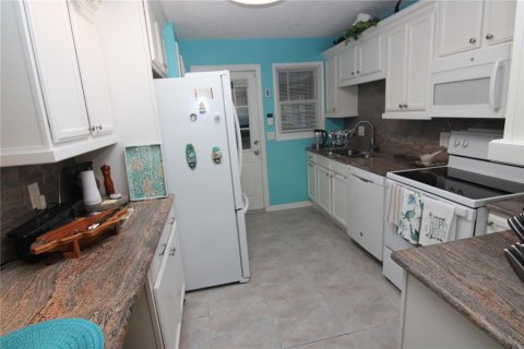 House in Sun City Center, Florida 2 bedrooms, 150.5 sq.m. № 2108186 - photo 2