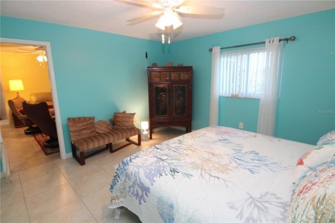 House in Sun City Center, Florida 2 bedrooms, 150.5 sq.m. № 2108186 - photo 15