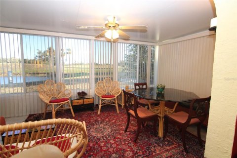 House in Sun City Center, Florida 2 bedrooms, 150.5 sq.m. № 2108186 - photo 11