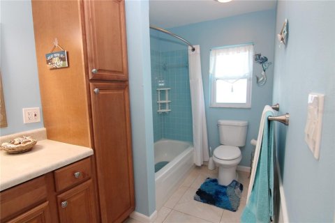 House in Sun City Center, Florida 2 bedrooms, 150.5 sq.m. № 2108186 - photo 18