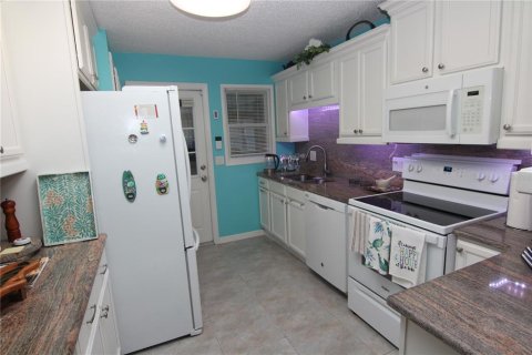House in Sun City Center, Florida 2 bedrooms, 150.5 sq.m. № 2108186 - photo 3