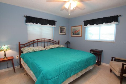 House in Sun City Center, Florida 2 bedrooms, 150.5 sq.m. № 2108186 - photo 20