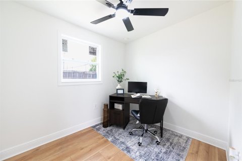 Casa en venta en Tampa, Florida, 4 dormitorios, 140.47 m2 № 2341537 - foto 23