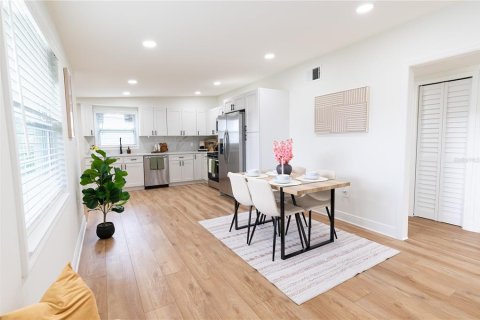 Casa en venta en Tampa, Florida, 4 dormitorios, 140.47 m2 № 2341537 - foto 7