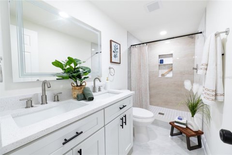 Casa en venta en Tampa, Florida, 4 dormitorios, 140.47 m2 № 2341537 - foto 19