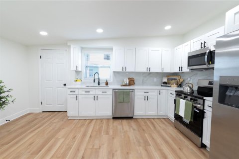 Casa en venta en Tampa, Florida, 4 dormitorios, 140.47 m2 № 2341537 - foto 10