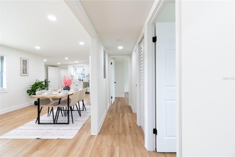 Casa en venta en Tampa, Florida, 4 dormitorios, 140.47 m2 № 2341537 - foto 22
