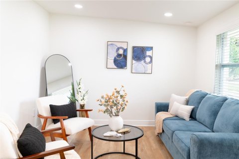 Casa en venta en Tampa, Florida, 4 dormitorios, 140.47 m2 № 2341537 - foto 4