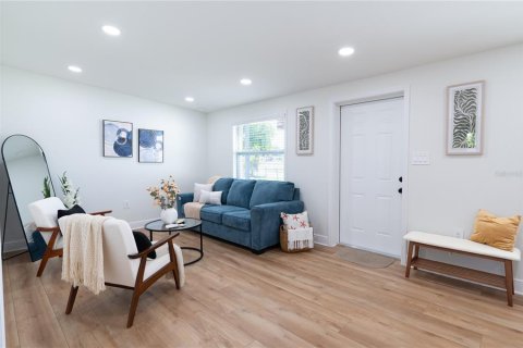 Casa en venta en Tampa, Florida, 4 dormitorios, 140.47 m2 № 2341537 - foto 6
