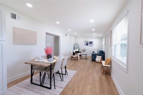 Casa en venta en Tampa, Florida, 4 dormitorios, 140.47 m2 № 2341537 - foto 8