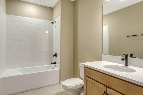 Casa en venta en Lakewood Ranch, Florida, 4 dormitorios, 239.97 m2 № 1838457 - foto 25