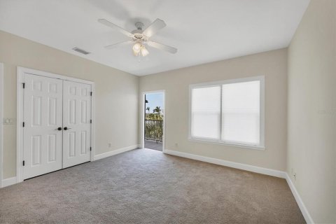 Townhouse in Placida, Florida 4 bedrooms, 222.97 sq.m. № 824387 - photo 20