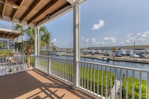 Townhouse in Placida, Florida 4 bedrooms, 222.97 sq.m. № 824387 - photo 11