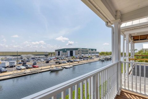 Townhouse in Placida, Florida 4 bedrooms, 222.97 sq.m. № 824387 - photo 16