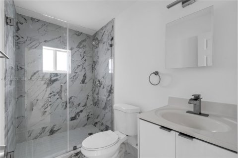 Villa ou maison à louer à Miami, Floride: 2 chambres, 280.19 m2 № 2024264 - photo 15