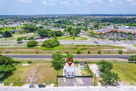 Villa ou maison à louer à Miami, Floride: 2 chambres, 280.19 m2 № 2024264 - photo 3