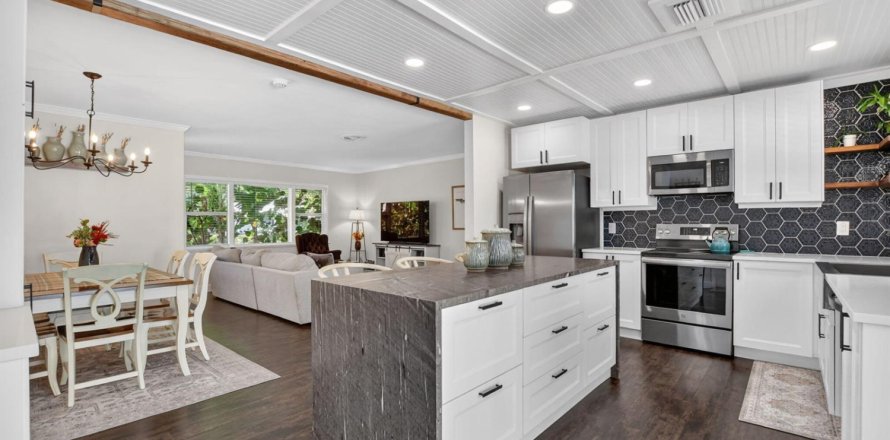 House in Boca Raton, Florida 3 bedrooms, 125.98 sq.m. № 2186534