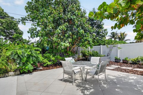 House in Boca Raton, Florida 3 bedrooms, 125.98 sq.m. № 2186534 - photo 27
