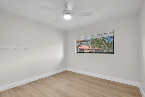 Купить кондоминиум в Тамарак, Флорида 2 спальни, 108.05м2, № 1998344 - фото 18