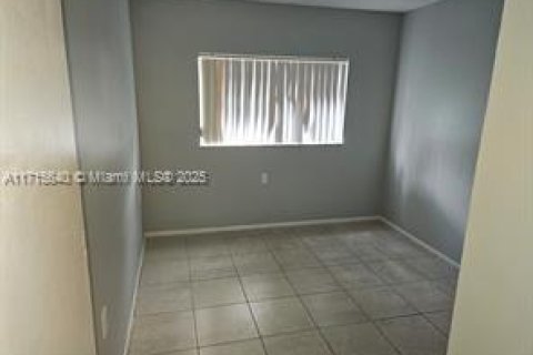 Condo in West Palm Beach, Florida, 2 bedrooms  № 1467301 - photo 9