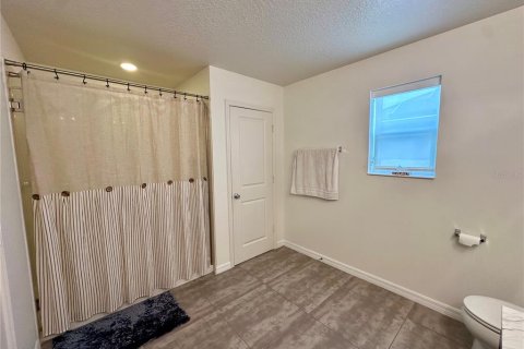 Casa en alquiler en Orlando, Florida, 4 dormitorios, 244.43 m2 № 1903433 - foto 14