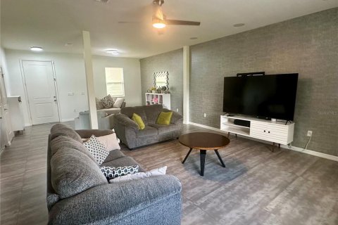 Casa en alquiler en Orlando, Florida, 4 dormitorios, 244.43 m2 № 1903433 - foto 4