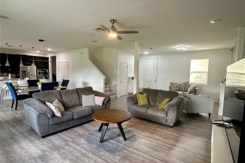 Casa en alquiler en Orlando, Florida, 4 dormitorios, 244.43 m2 № 1903433 - foto 5