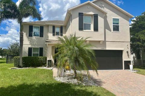 Casa en alquiler en Orlando, Florida, 4 dormitorios, 244.43 m2 № 1903433 - foto 1